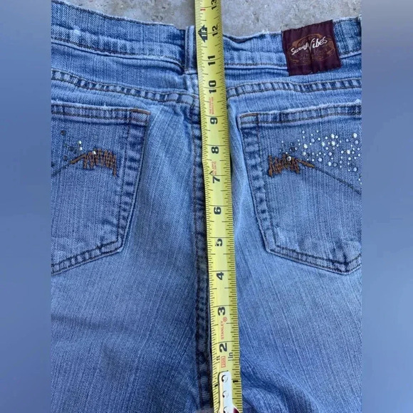 Sweet Vibes Capri Jeans. Size 9 - Picture 5 of 15